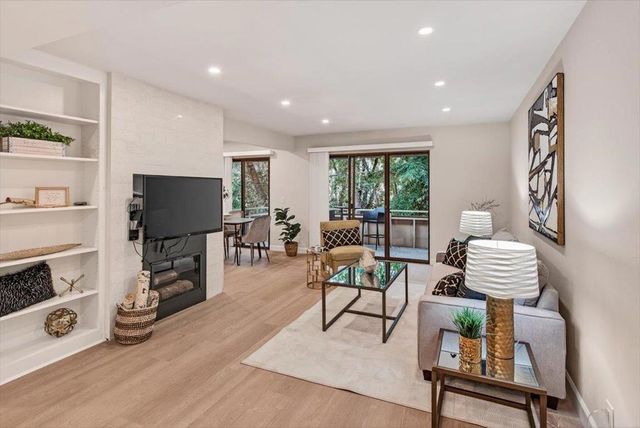 20812 4th Street 6, Saratoga, CA 95070