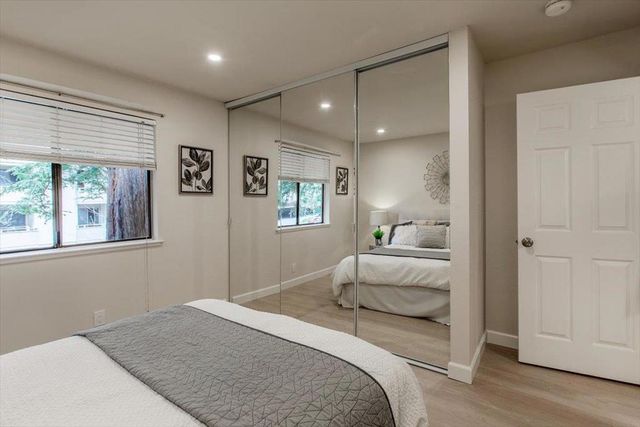 20812 4th Street 6, Saratoga, CA 95070