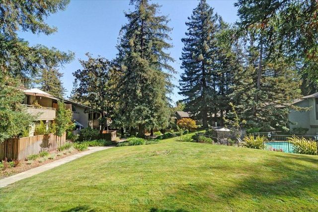 20812 4th Street 6, Saratoga, CA 95070