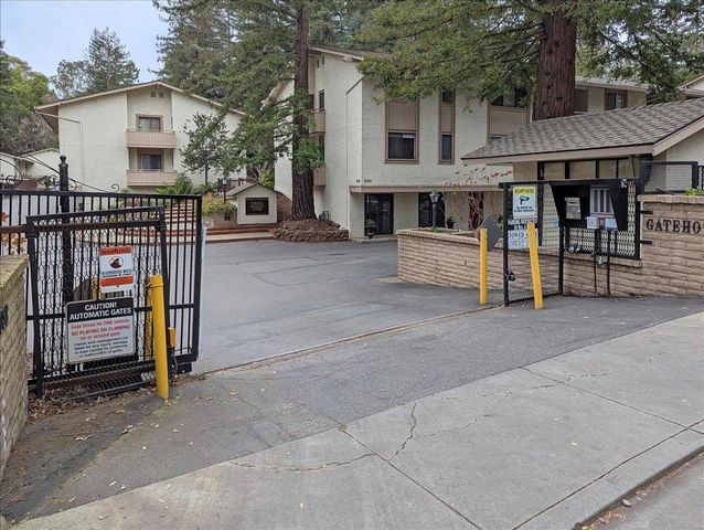 20812 4th Street 6, Saratoga, CA 95070