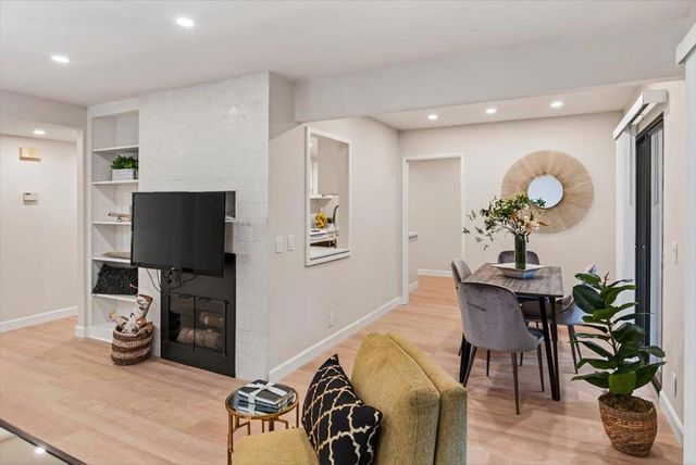 20812 4th Street 6, Saratoga, CA 95070