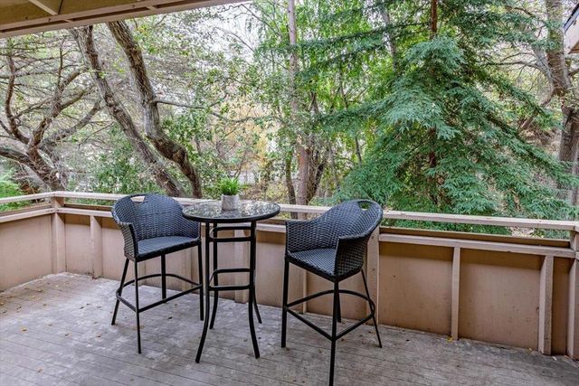 20812 4th Street 6, Saratoga, CA 95070