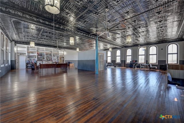 103 N Main B, Moulton, TX 77975