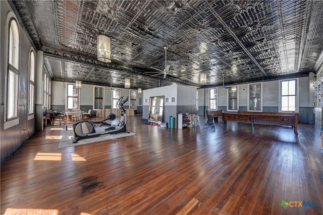 103 N Main B, Moulton, TX 77975