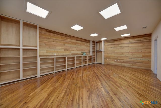 103 N Main B, Moulton, TX 77975