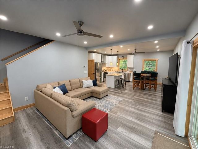 74 Forest Lane, Ennice, NC 28623