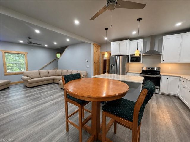 74 Forest Lane, Ennice, NC 28623