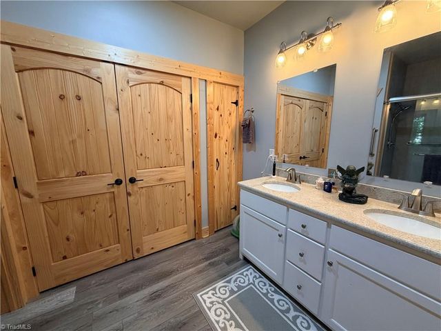 74 Forest Lane, Ennice, NC 28623