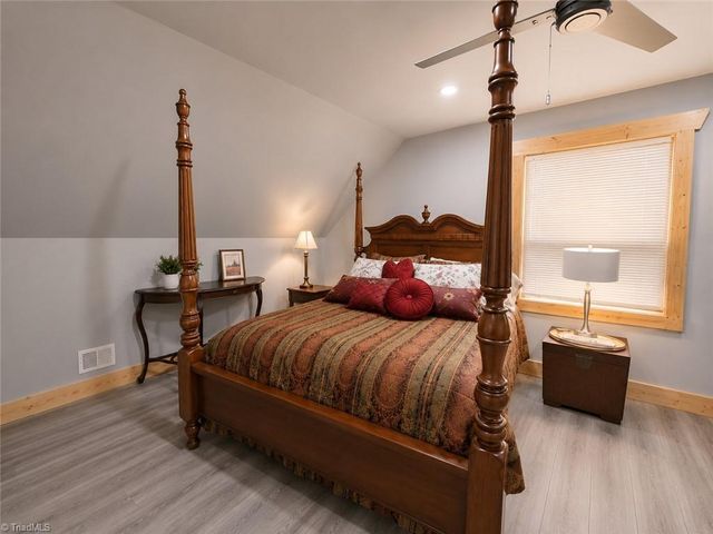 74 Forest Lane, Ennice, NC 28623
