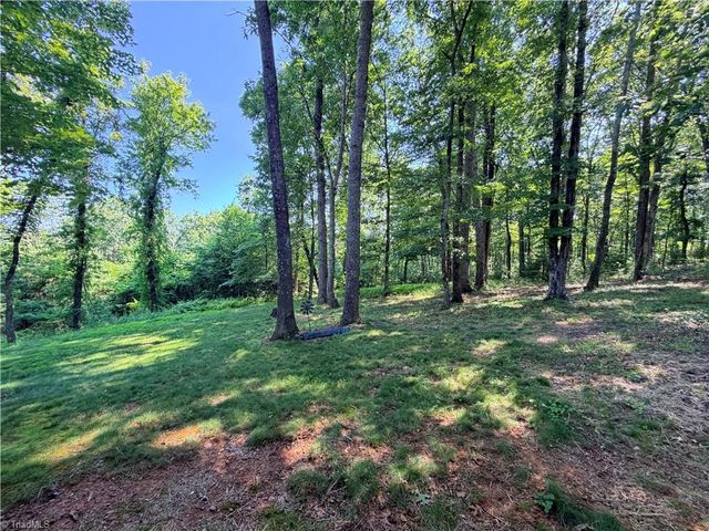 74 Forest Lane, Ennice, NC 28623