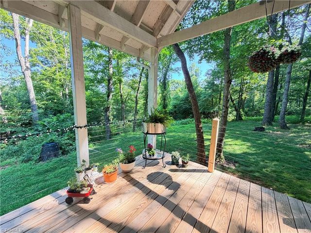 74 Forest Lane, Ennice, NC 28623