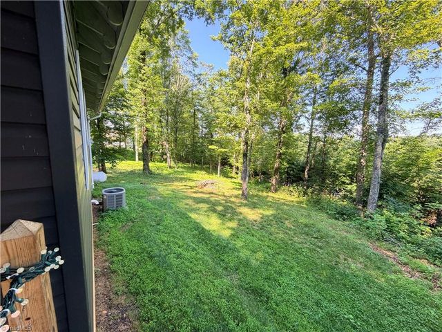 74 Forest Lane, Ennice, NC 28623