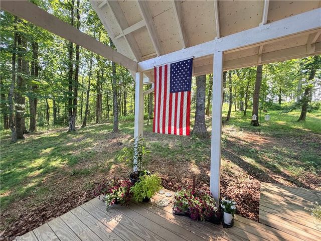 74 Forest Lane, Ennice, NC 28623
