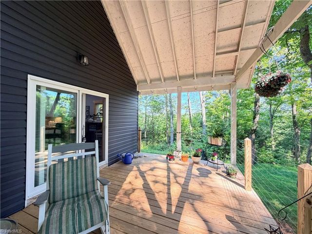 74 Forest Lane, Ennice, NC 28623
