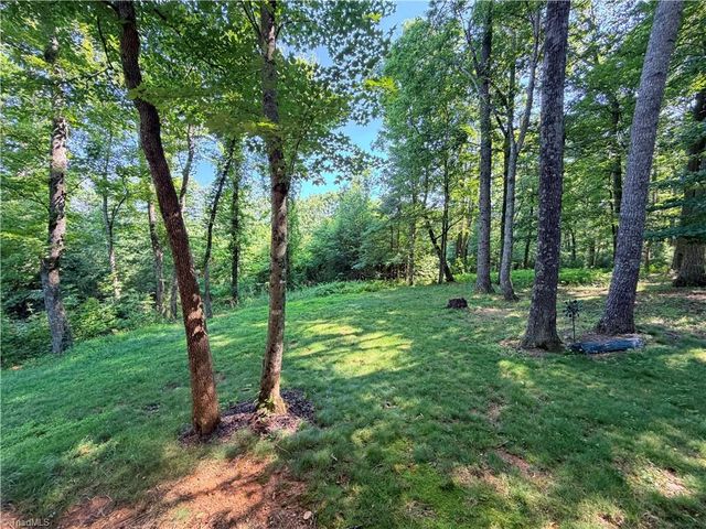 74 Forest Lane, Ennice, NC 28623