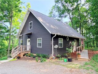 74 Forest Lane, Ennice, NC 28623