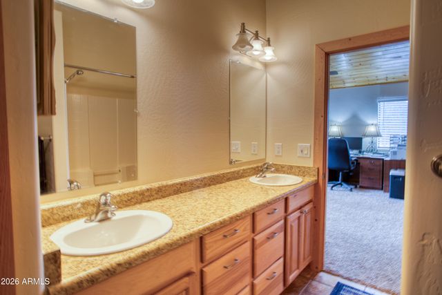 2010 CHRISTMAS PINE Road, Overgaard, AZ 85933