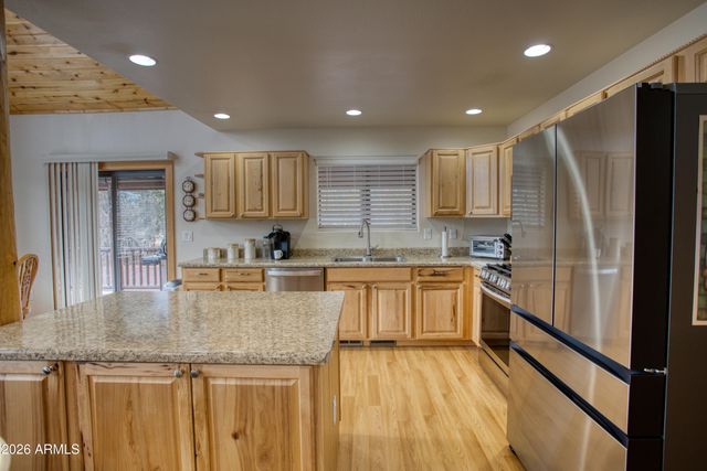 2010 CHRISTMAS PINE Road, Overgaard, AZ 85933