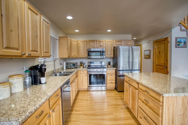 2010 CHRISTMAS PINE Road, Overgaard, AZ 85933