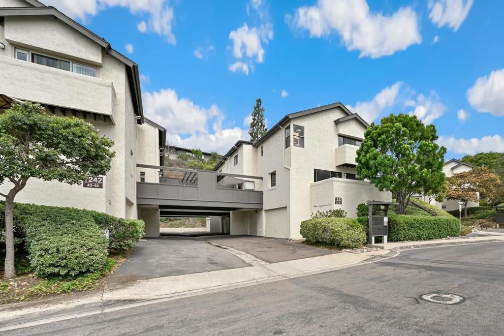 Image 1 of property listing at 1242 River Glen Row 40, San Diego, CA 92111