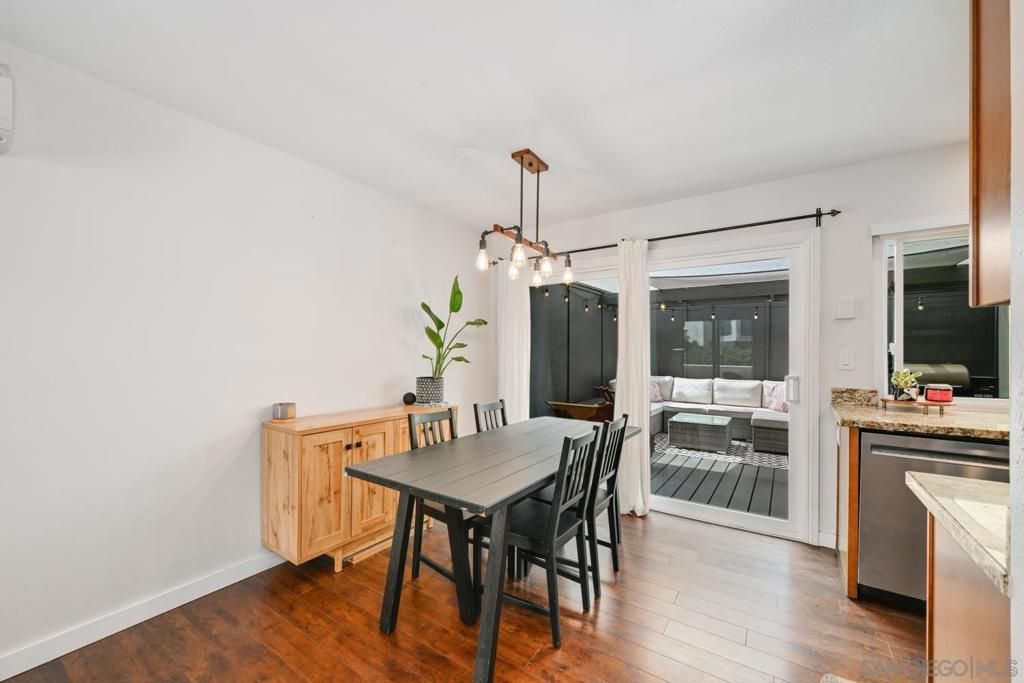 Image 12 of property listing at 1242 River Glen Row 40, San Diego, CA 92111