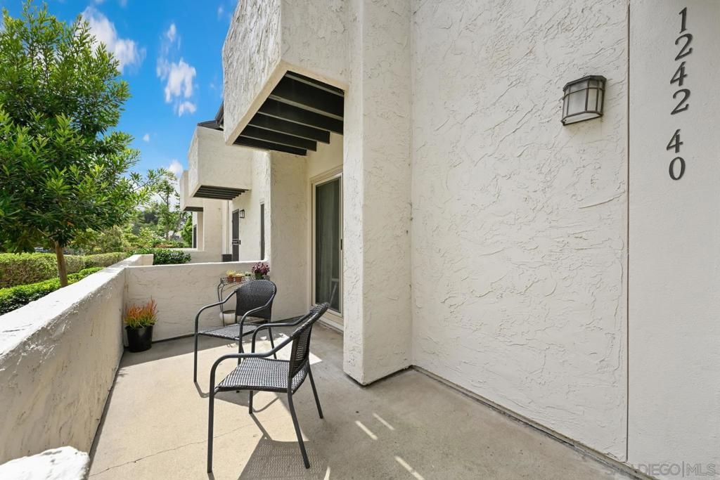 Image 3 of property listing at 1242 River Glen Row 40, San Diego, CA 92111