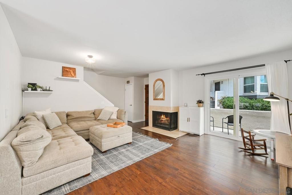 Image 4 of property listing at 1242 River Glen Row 40, San Diego, CA 92111