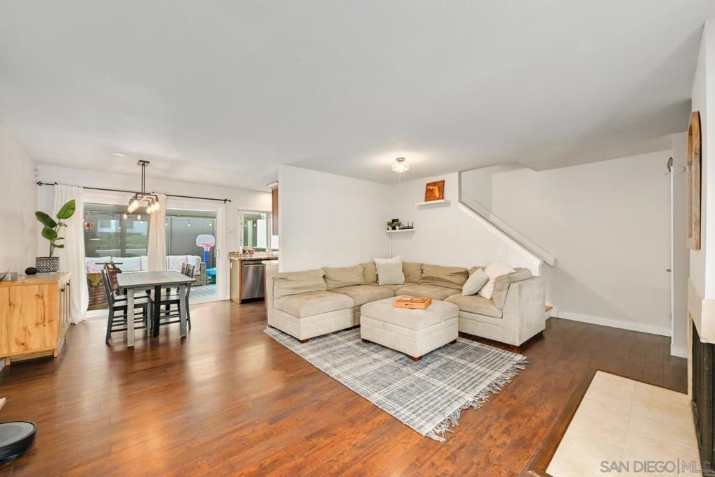 Image 5 of property listing at 1242 River Glen Row 40, San Diego, CA 92111