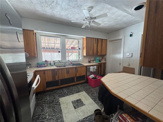 509 N Jefferson St, New Castle, PA 16101