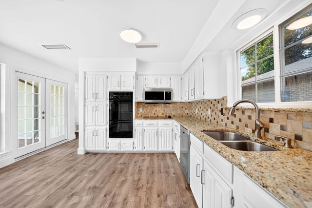 908 Via Barcelona, Mesquite, TX 75150