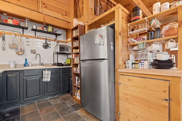 229 Sunrise Lane, Rogers, KY 41365