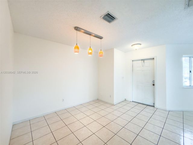 20811 NW 3rd Ln, Pembroke Pines, FL 33029