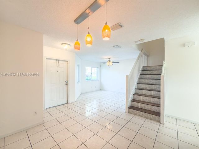 20811 NW 3rd Ln, Pembroke Pines, FL 33029