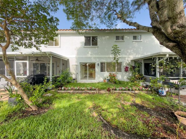 20811 NW 3rd Ln, Pembroke Pines, FL 33029