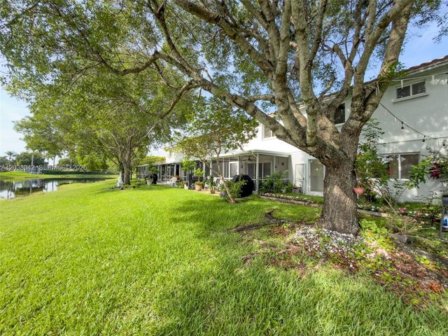 20811 NW 3rd Ln, Pembroke Pines, FL 33029