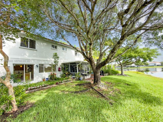 20811 NW 3rd Ln, Pembroke Pines, FL 33029