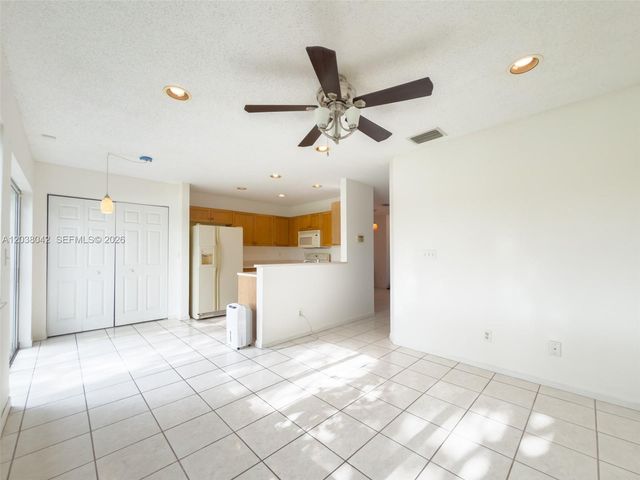 20811 NW 3rd Ln, Pembroke Pines, FL 33029