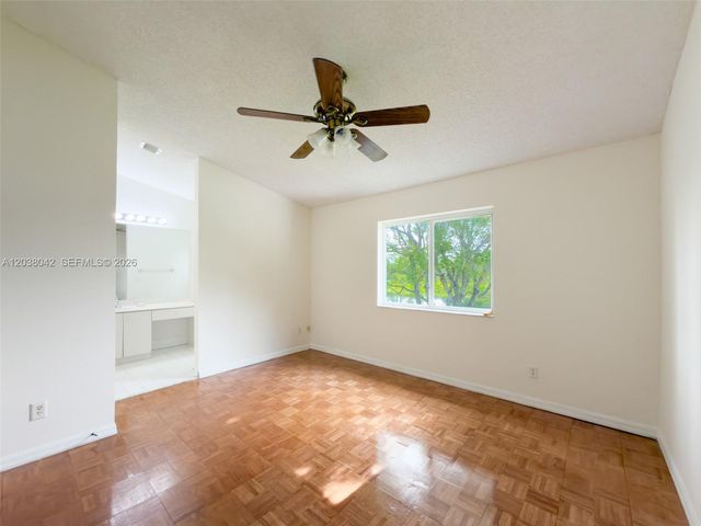 20811 NW 3rd Ln, Pembroke Pines, FL 33029