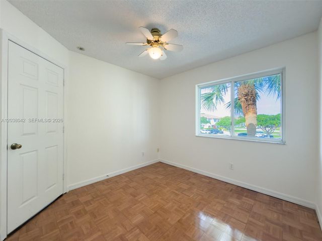 20811 NW 3rd Ln, Pembroke Pines, FL 33029