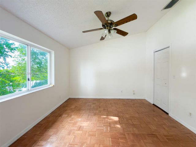 20811 NW 3rd Ln, Pembroke Pines, FL 33029