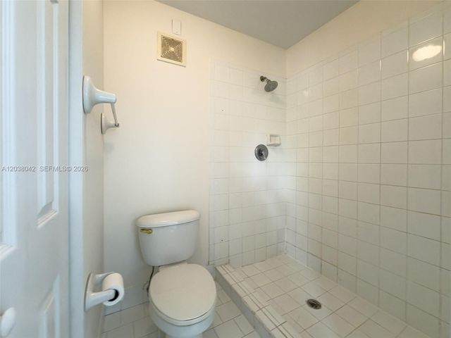 20811 NW 3rd Ln, Pembroke Pines, FL 33029