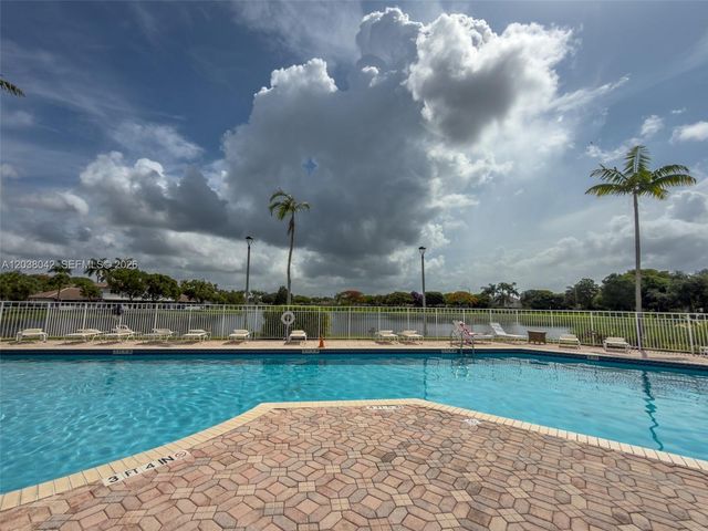 20811 NW 3rd Ln, Pembroke Pines, FL 33029