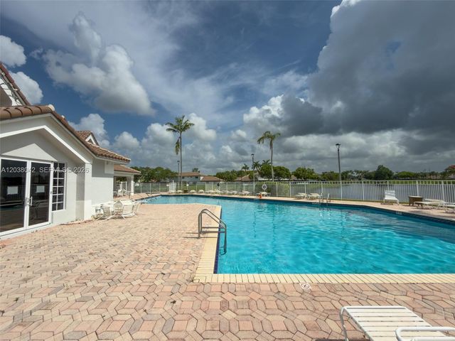 20811 NW 3rd Ln, Pembroke Pines, FL 33029
