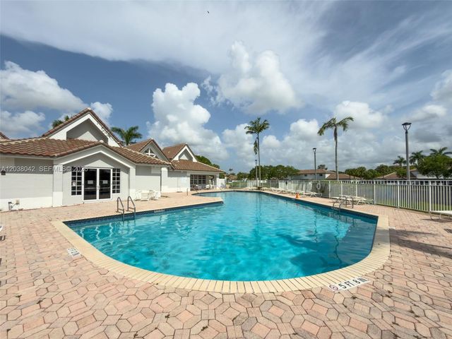 20811 NW 3rd Ln, Pembroke Pines, FL 33029