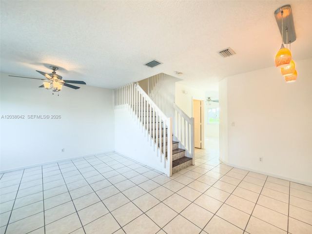 20811 NW 3rd Ln, Pembroke Pines, FL 33029
