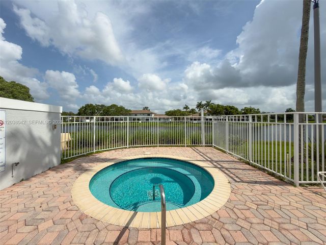 20811 NW 3rd Ln, Pembroke Pines, FL 33029