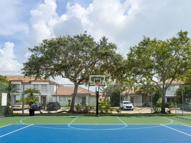 20811 NW 3rd Ln, Pembroke Pines, FL 33029