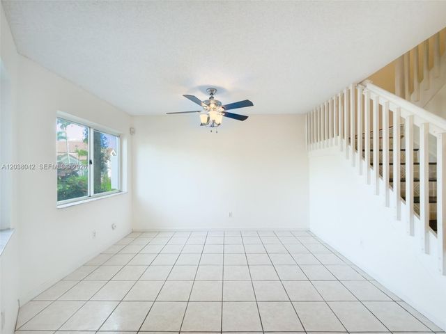20811 NW 3rd Ln, Pembroke Pines, FL 33029