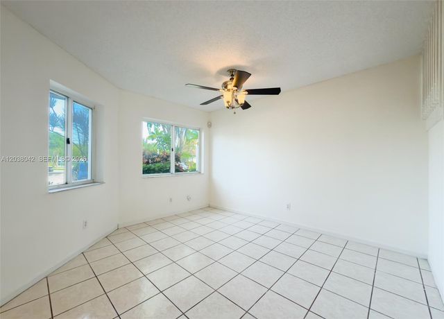 20811 NW 3rd Ln, Pembroke Pines, FL 33029