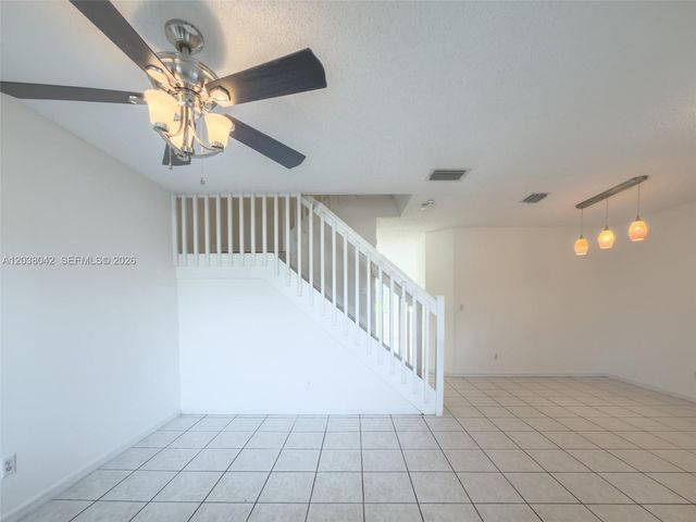 20811 NW 3rd Ln, Pembroke Pines, FL 33029
